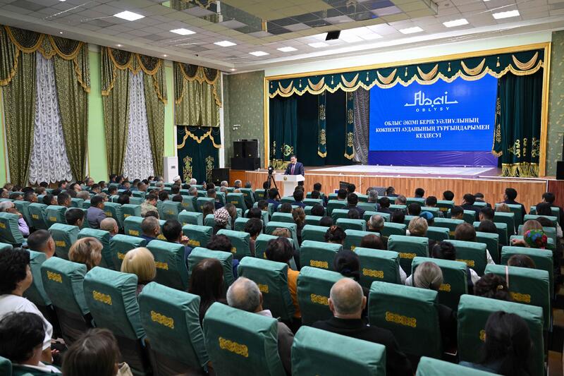 Аким области встретился с жителями Кокпектинского района