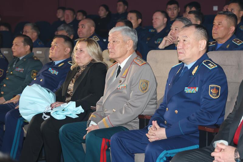 В Астане ветерана Сил воздушной обороны Копена Ахмадиева поздравили с юбилеем