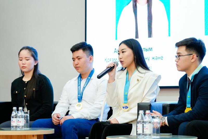 Год рабочих профессий: о престиже технических специальностей рассказали на слете школьников в Астане