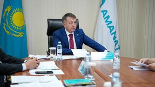 Министр юстиции Республики Казахстан Ерлан Сарсембаев провел прием граждан на площадке общественной приемной партии AMANAT