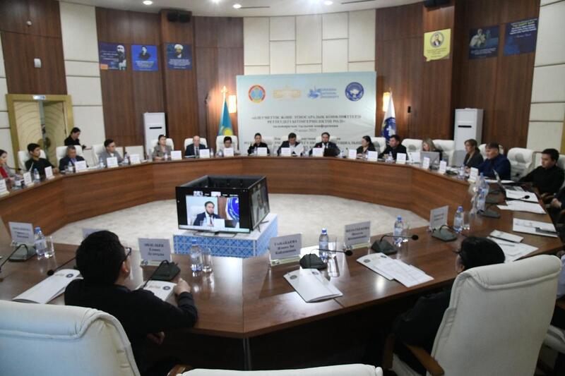 Роль медиации в сохранении межэтнического согласия обсудили за круглым столом в Астане