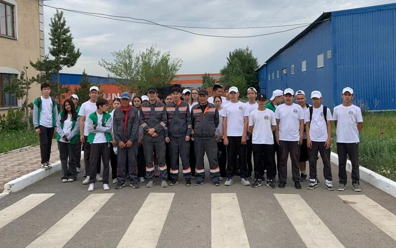 Заводы будущего и современные технологии: что показали молодежи в Индустриальном парке Астаны