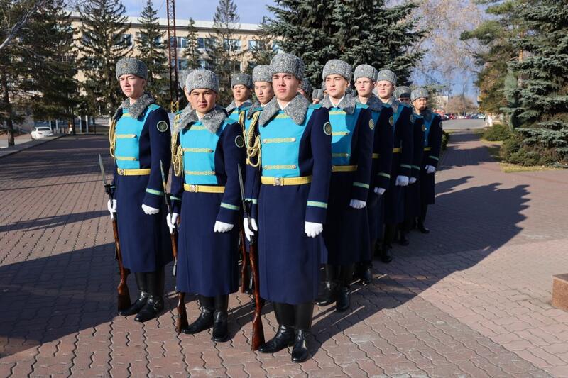 В Рудном состоялась торжественная церемония поднятия Государственного Флага Республики Казахстан в честь Дня Республики