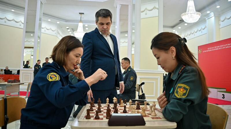 В Министерстве обороны определили сильнейших шахматистов и мастеров игры в тоғызқұмалақ