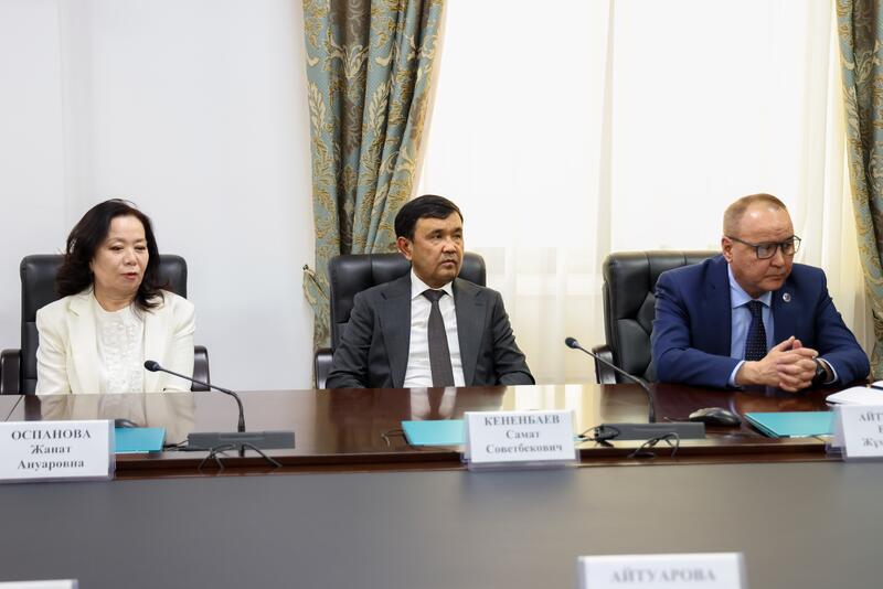 В Высшем Судебном Совете представили новых членов Совета, назначенных Указом Президента от 3 октября 2025 года