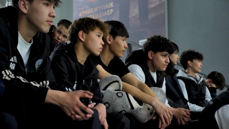 «Таза Қазақстан»: юные столичные футболисты провели экоакцию на матче сборных Казахстана и Коморских островов