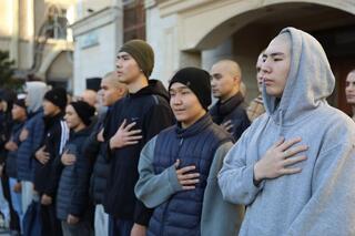 Столичные новобранцы отправились на службу в Десантно-штурмовые войска