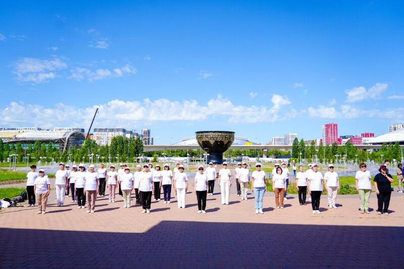 В Астане для пенсионеров организовали особую утреннюю тренировку