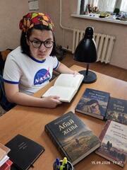 11-летняя особенная школьница из Астаны прочитала 280 книг