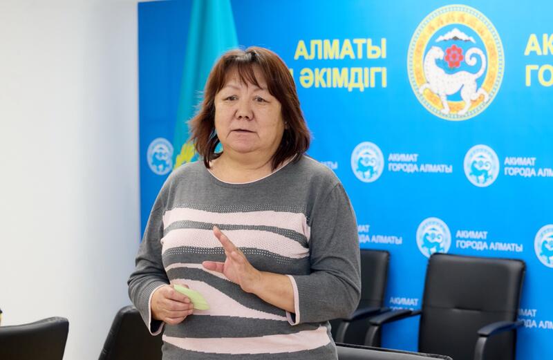 Азат Султанов провел встречу с населением Алматы