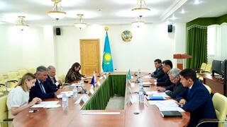 Вопросы перехода к Страновой программе обсудили в Минтруда РК
