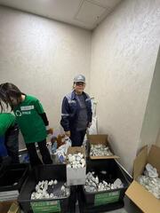 Более 1500 ртутных ламп принесли алматинцы на экоакцию