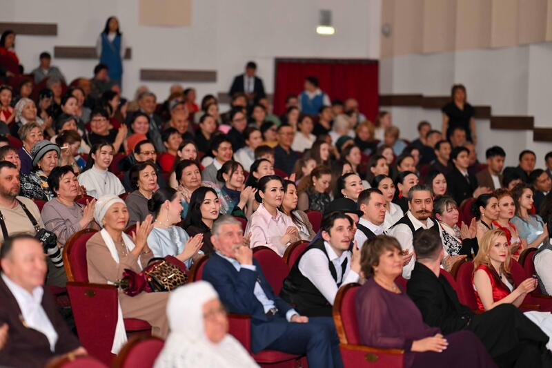 В области Абай чествовали актеров в честь Международного дня театра