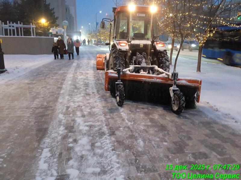 Более 3 000 дорожных рабочих и около 1 500 единиц спецтехники задействованы в снегоуборочных работах в Астане