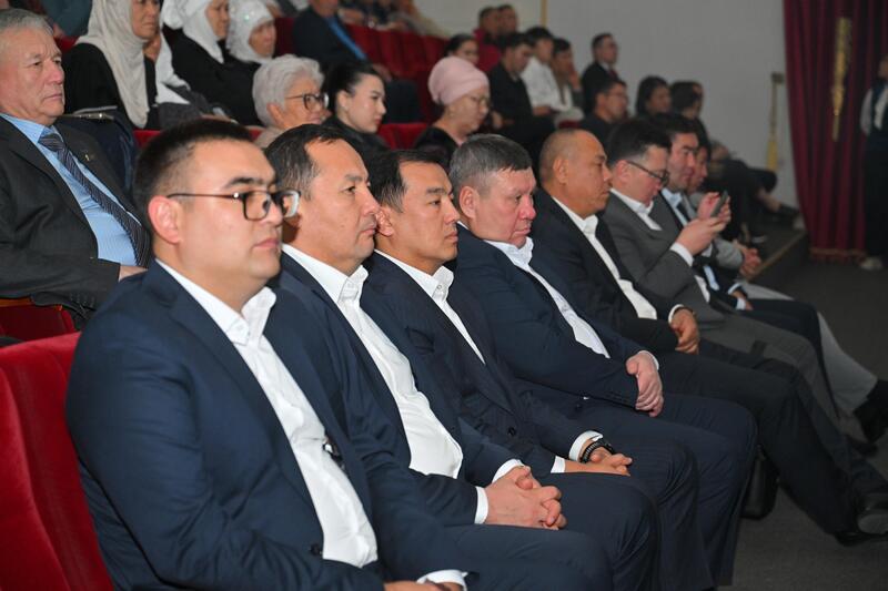 В Шымкенте был показан спектакль «Абай айтқан «Еңлік-Кебек»