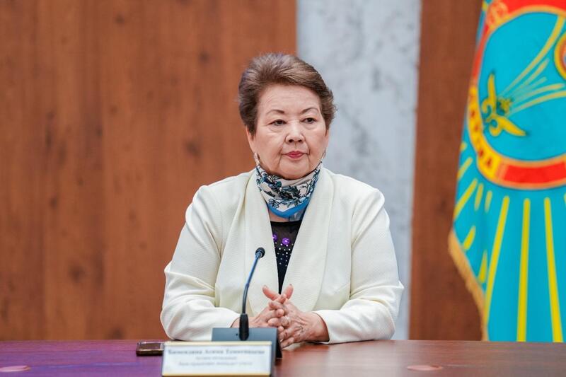 Создание безопасных пространств и развитие инфраструктуры для подростков обсудили депутаты маслихата со школьными активистами в Астане