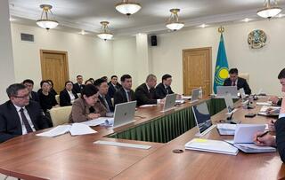 В Минтруда обсудили вопросы назначения спецвыплат работникам вредных производств и планы развития Государственной аннуитетной компании