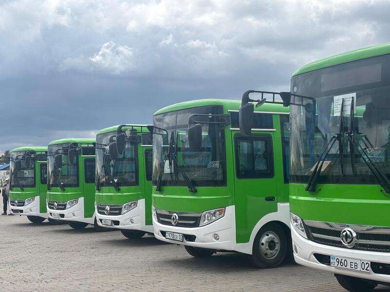 В Аягоз прибыли 5 новых автобусов