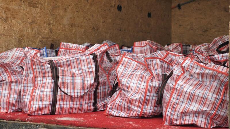 «Марафон добрых дел»: в Астане сотням семей вручили продуктовые корзины