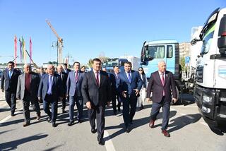 В честь Дня труда победителям областного конкурса «Үлгілі елді мекен» вручены 19 единиц коммунальной техники