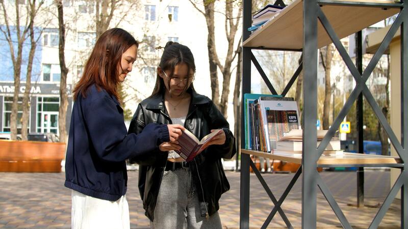 В Астане отметили Национальный день книги: «Кітап FEST» собрал любителей книг и искусства