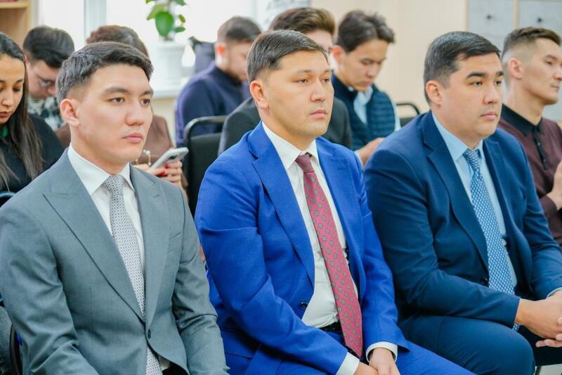 Столичная молодежь обсудила проект новой Конституции