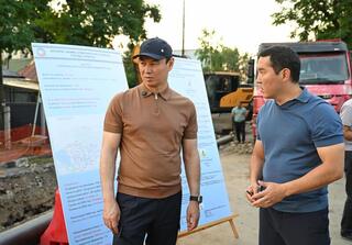 Аким Алматы потребовал от подрядчика строгого соблюдения сроков и качества при строительстве сетей водоотведения в Алмалинском районе