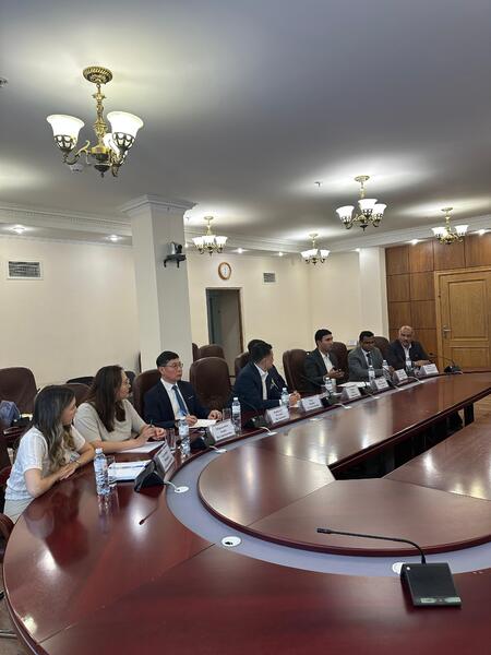 ГЛАВА МИНЗДРАВА ПРОВЕЛА ВСТРЕЧУ ПО ВОПРОСАМ РАЗВИТИЯ ФАРМПРОИЗВОДСТВА