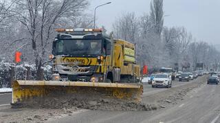 В Алматы вывезено 3750 рейсов самосвалов снега