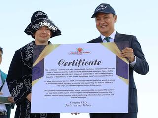 Международный фестиваль «Қызғалдақ мұра»: Королевство Нидерландов передало Жамбылской области 40 тысяч луковиц тюльпанов