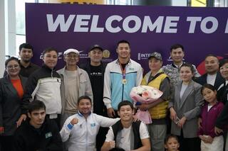 Чемпион Азии по боксу Темирлан Мукатаев вернулся на родину