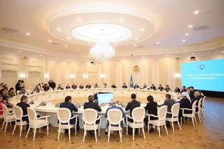 Нурдаулет Килыбай встретился с рабочими специалистами из числа членов АНК