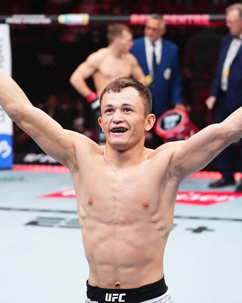 В Канаде военнослужащий Сил специальных операций выиграл бой в UFC 315