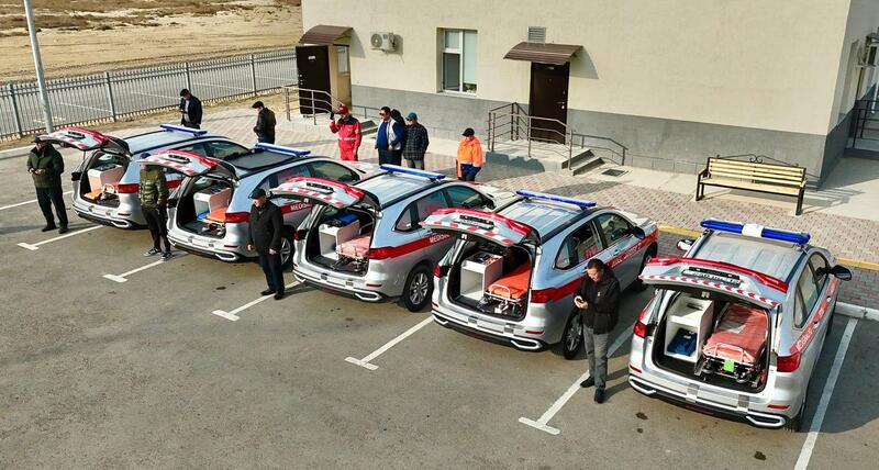 В Мангистауской области медицинским учреждениям передали новые санитарные автомобили