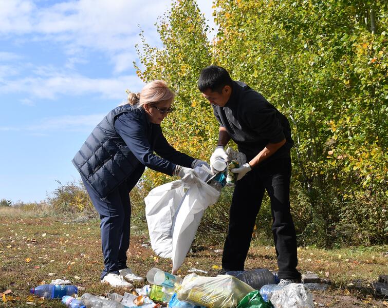 Сотрудники АДГС приняли участие в общегородском субботнике