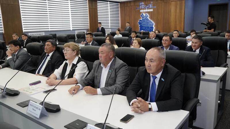 В СЕМЕЕ ПОСТРОЯТ ШКОЛУ BINOM НА 1400 МЕСТ: ДЕПУТАТЫ МАСЛИХАТА ПОДДЕРЖАЛИ РЕАЛИЗАЦИЮ ПРОЕКТА