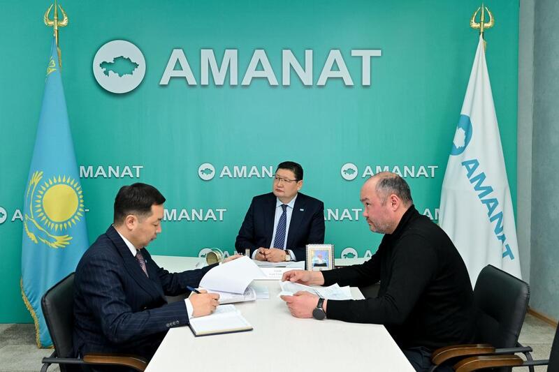 Аким области провел прием граждан по личным вопросам