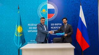 В рамках XXII форума межрегионального сотрудничества РК и РФ (г.Омск) аким ВКО провел рабочие встречи с представителями Омской и Оренбургской областями