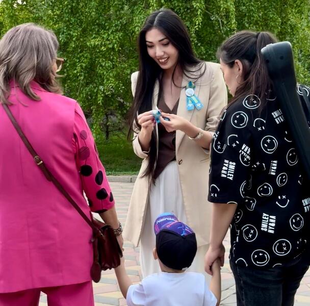 «Ленты Победы» подарили жителям и гостям столицы