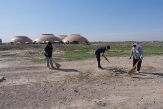 “ТАЗА ҚАЗАҚСТАН”: ПРОВЕДЕНА УБОРКА ВОЗЛЕ МАВЗОЛЕЯ ХОДЖА АХМЕДА ЯСАВИ