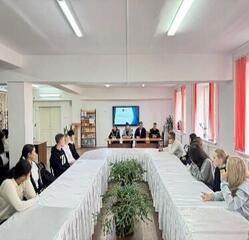 «Прямой диалог с молодежью: в городах Талгар и Каскелен прошли профилактические встречи для молодежи»