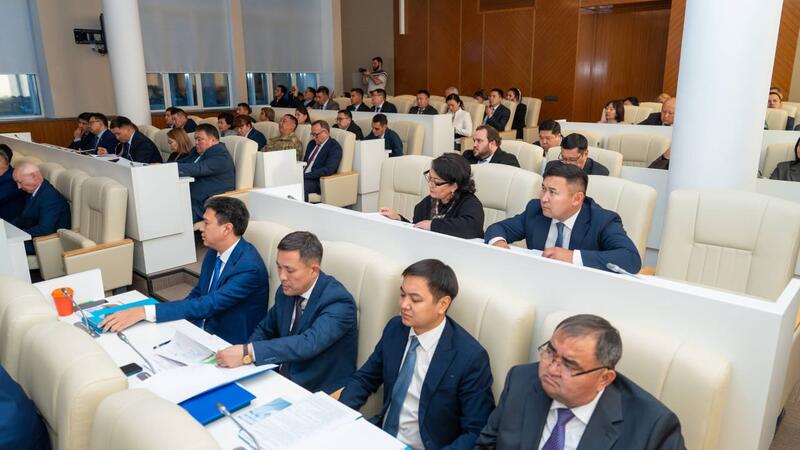 В ВКО для очистки дорог от снега подготовлено 800 машин