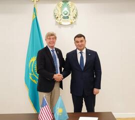 ТУРКЕСТАН: НУРАЛХАН КУШЕРОВ ВСТРЕТИЛСЯ С ПОЧЕТНЫМ КОНСУЛОМ КАЗАХСТАНА В США