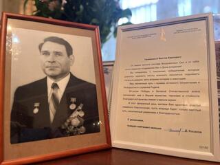 Военнослужащие поздравили ветерана войны Виктора Изюмникова со 101-ой годовщиной