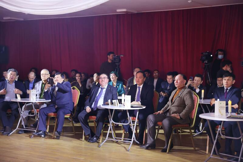 Ербол Карашукеев наградил победителей II республиканского литературного конкурса «Асқақ рухты Әулиеата»