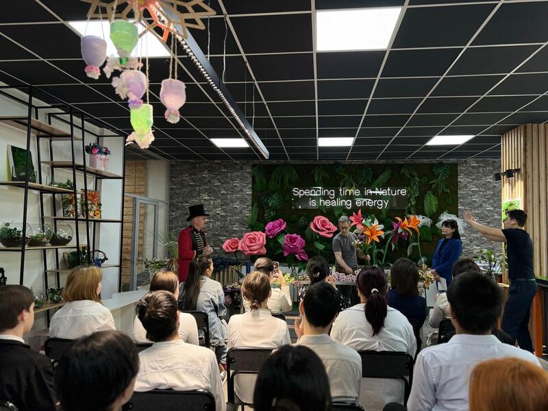 Год рабочих профессий: будущие столичные флористы переняли опыт мировой цветочной компании