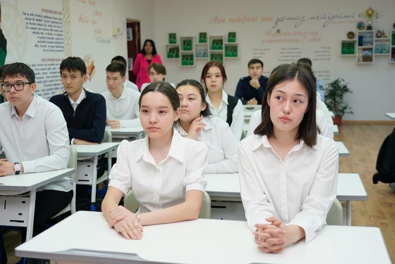 «Закон и порядок»: в Астане для школьников организовали урок безопасности и классный час