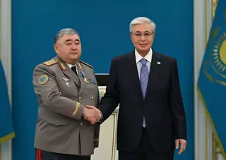 Начальник ДЧС Мангистауской области Куанар Базарбаев награжден орденом «Даңқ» II степени