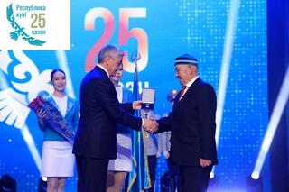 Государственные награды ко Дню Республики вручили в Карагандинской области