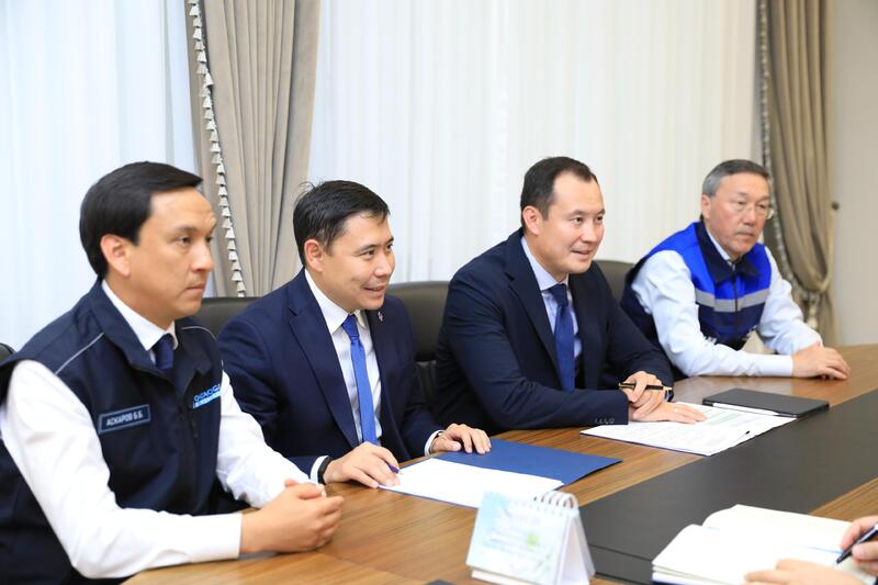 Аким области и глава QazaqGaz обсудили ход подготовки к отопительному сезону